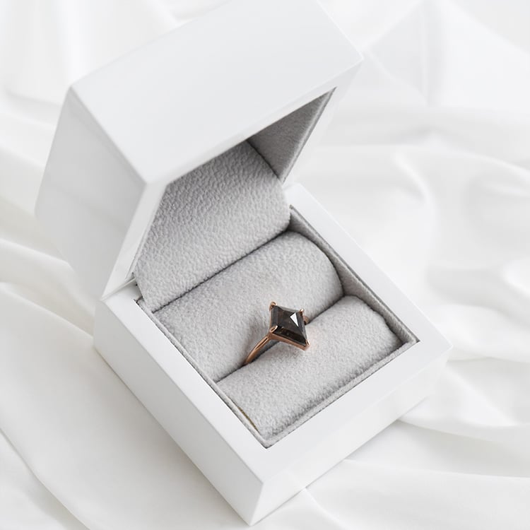 Zlatý prsteň 91033