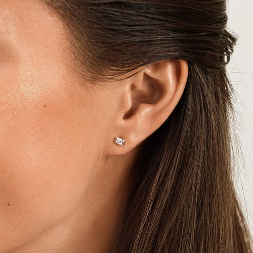 Minimalistické zlaté napichovacie náušnice s lab-grown diamantmi Vilhelmina