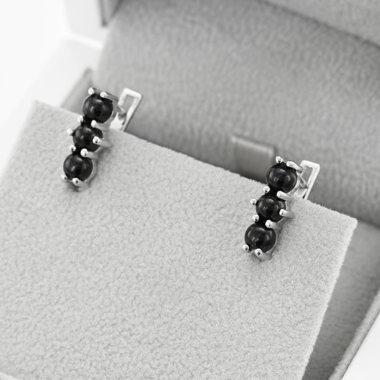 Náušnice s čiernými ónyxmi 49298