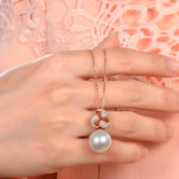 Náhrdelník z ružového zlata s perlou 10302