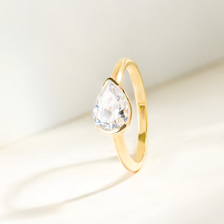 Zlatý prsteň s half-bezel pear diamantom Timarete 164179