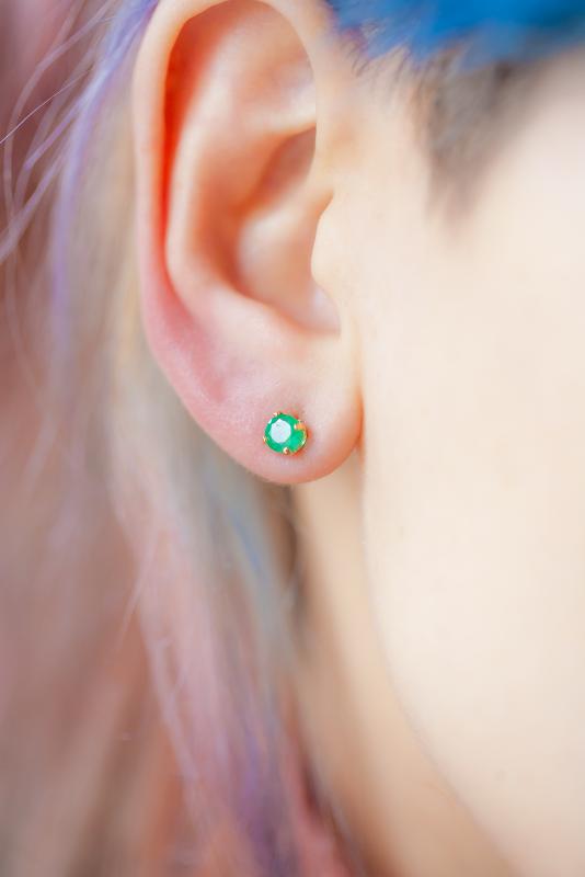 Zlaté napichovacie náušnice so smaragdami Wolpi 3307