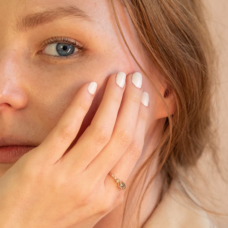 Zásnubný prsteň so salt and pepper diamantmi Willa 99157