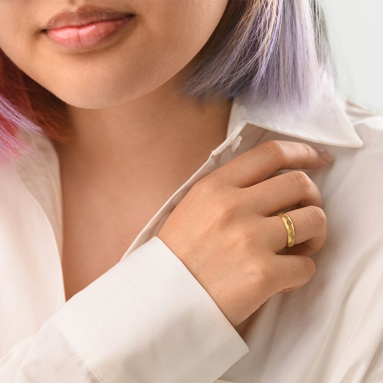 Matné tepané svadobné obrúčky zo zlata Zura 156814