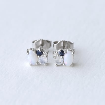 Zlaté cluster náušnice v minimalistickom štýle Damara