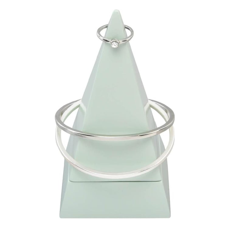 Pyramídovitý stojanček