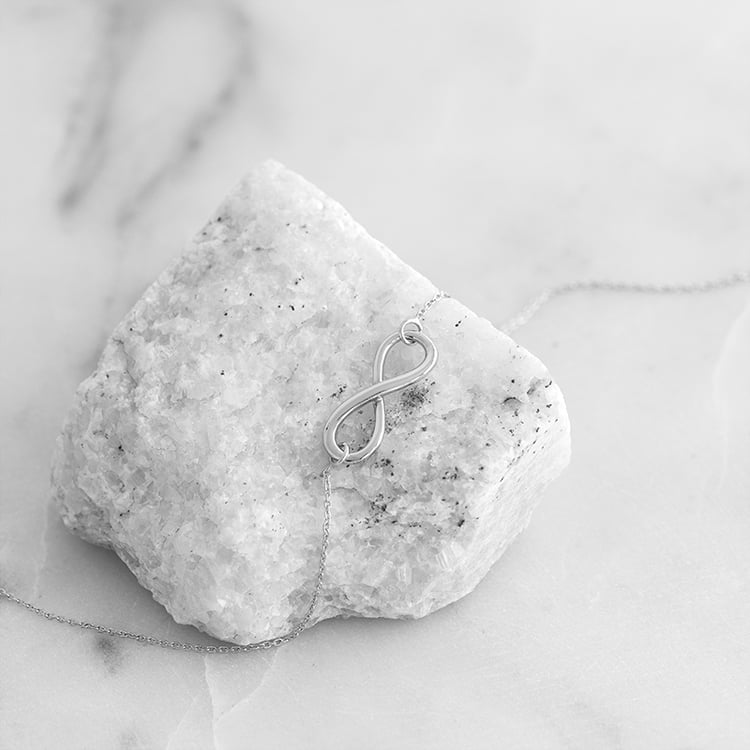 Strieborný náhrdelník Infinity 120016