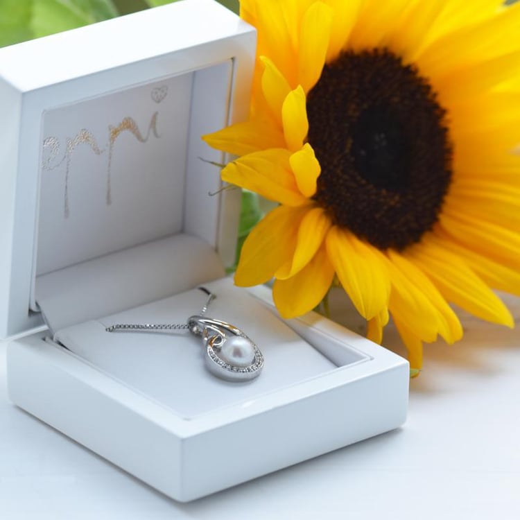 Perlový prívesok zo striebra 13335