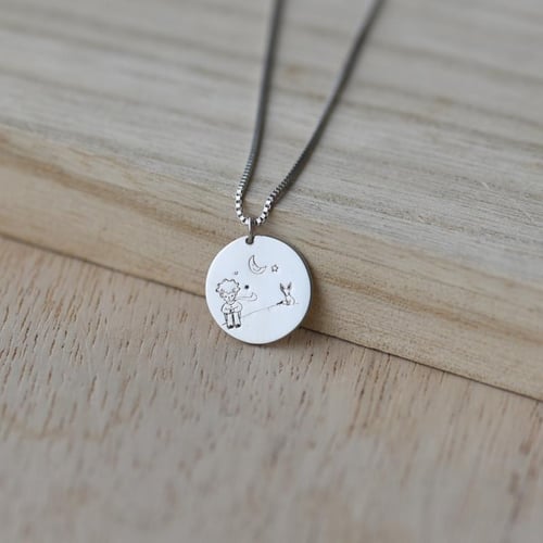 Prívesok Malý princ s líškou a gravírom zo striebra