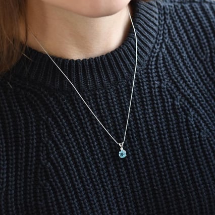 Prívesok zo zlata s topásom a diamantom Endora