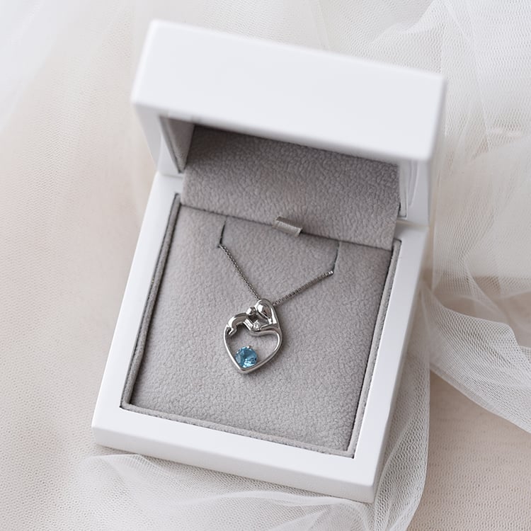 Prívesok matka a dieťa so švajčiarskym topásom a diamantom Heli 146328