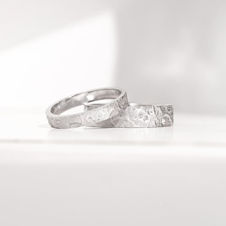 Svadobné obrúčky s atypickým povrchom Lays 155656