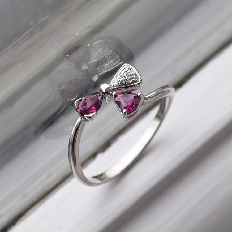 Originální prsteň s romantickým designem 87428