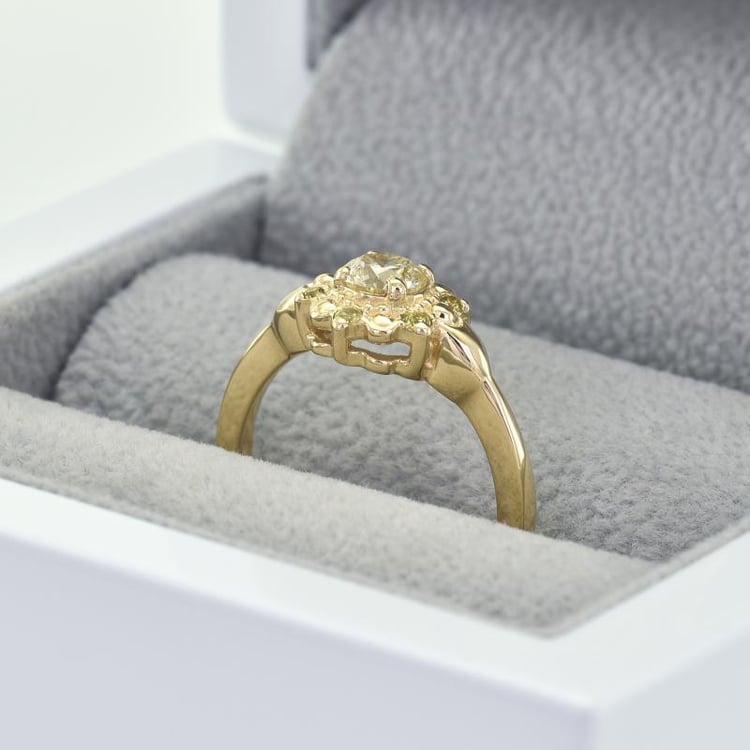 Zlatý zásnubný prsteň s diamantom 43640