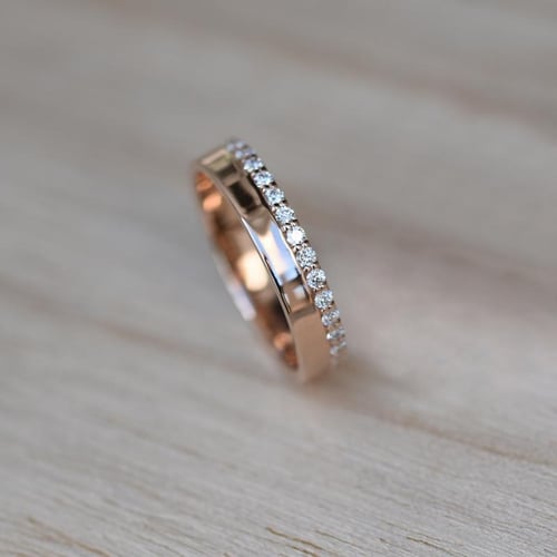 Zlatý eternity prsteň plný diamantov Emita