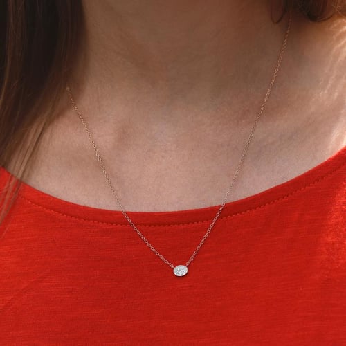 Oválny minimalistický náhrdelník s diamantmi Vanesha