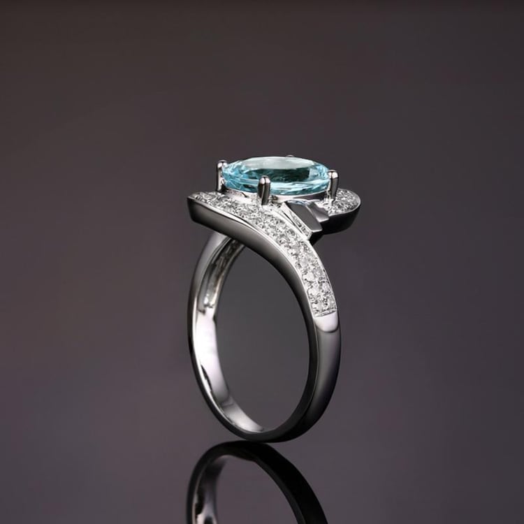 Zlatý prsteň s drahokamom 16798