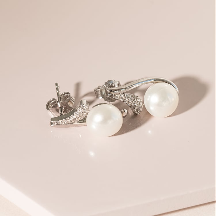 Strieborné napichovacie náušnice s perlami Kazis 119830