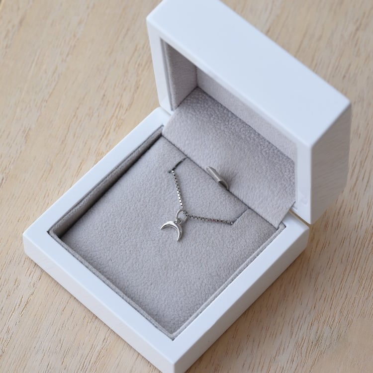 prívesok v tvare mesiaca 67168