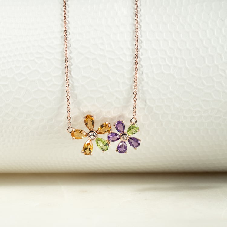 Drahokamové kvety v náhrdelníku Kyra 134056