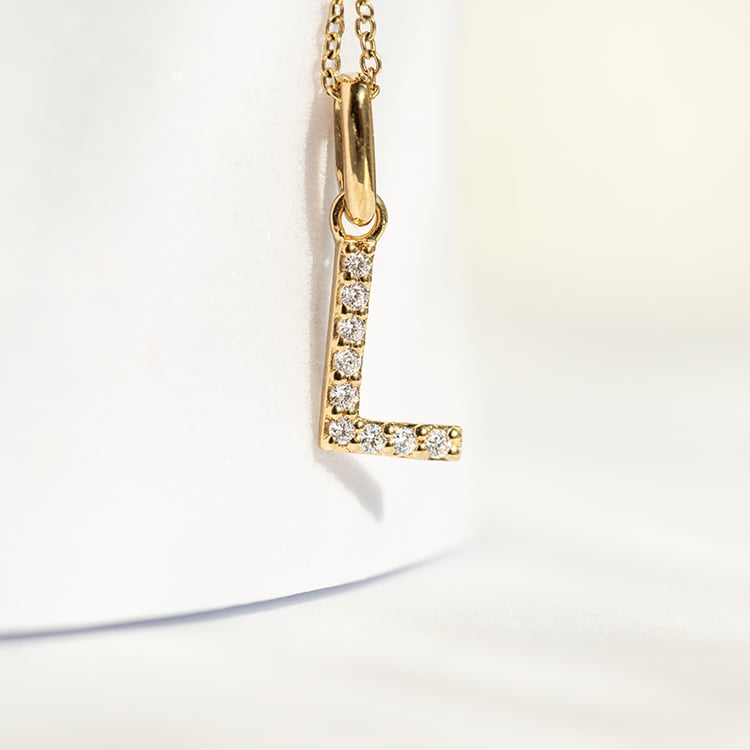 Strieborný prívesok v tvare písmena s lab-grown diamantmi Letra 143898