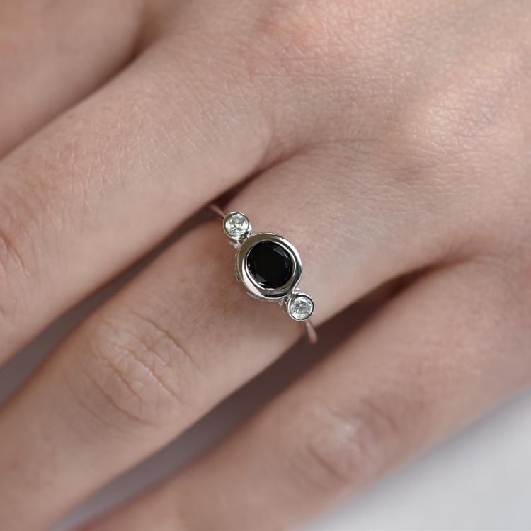 Prsteň so spinelom 26275