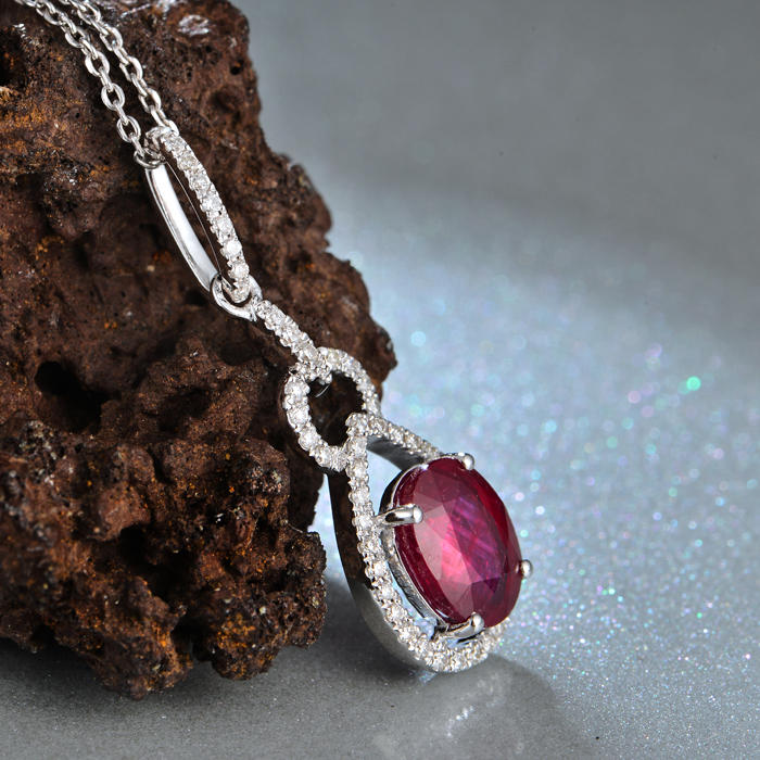 Rubínový náhrdelník s diamantmi Edna 5659