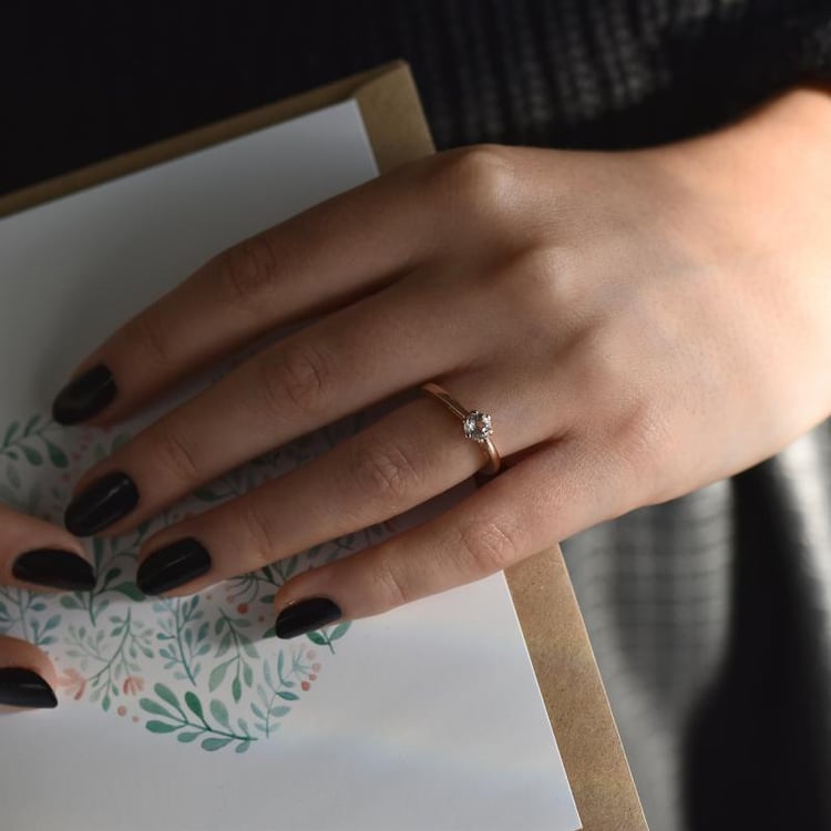 Prsteň s round morganitom 36970