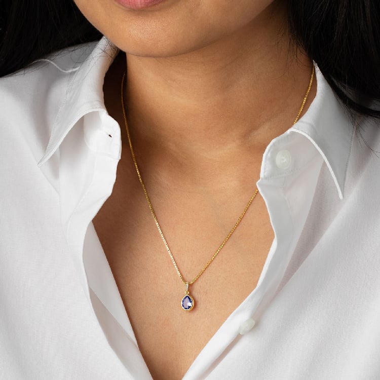 Zlatý bezel prívesok s pear tanzanitom a lab-grown diamantmi Martha 136545