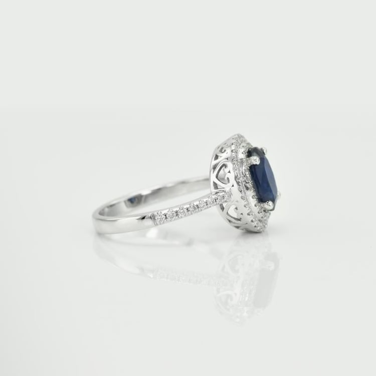 Zlatý prsteň so zafírom 15479