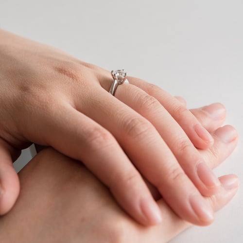 Zásnubný prsteň s diamantom Maya
