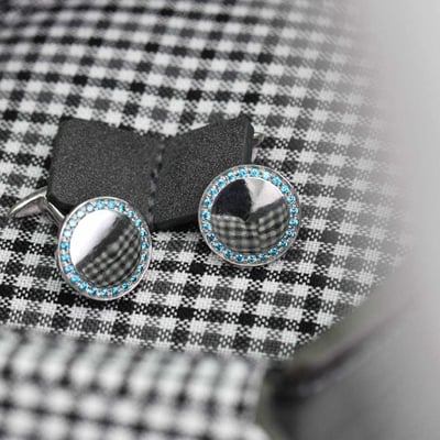 Strieborné manžetové gombíky s modrými diamantmi