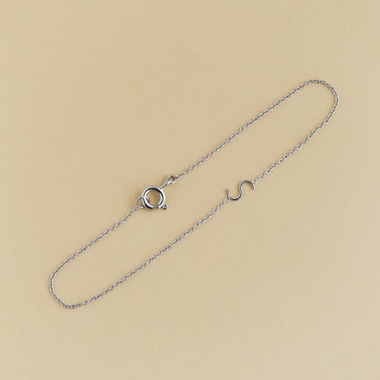 Náramok s písmenkom 95618