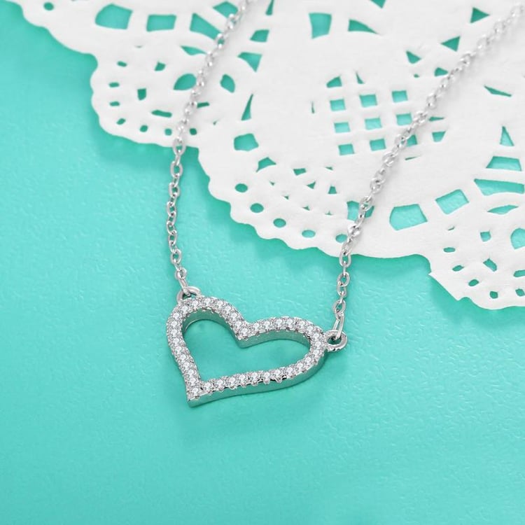Náhrdelník so zirkónmi Heart 7508