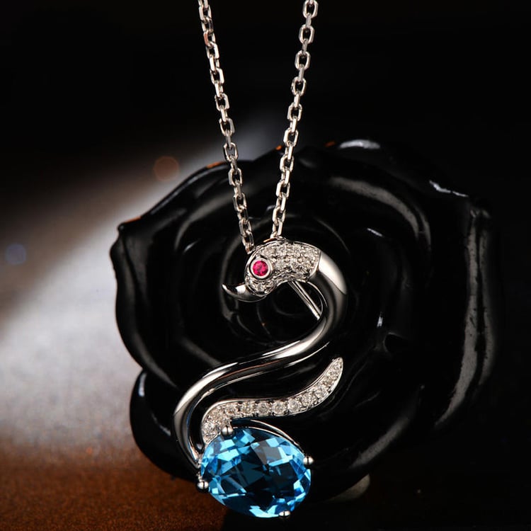 Náhrdelník s topásom 7626