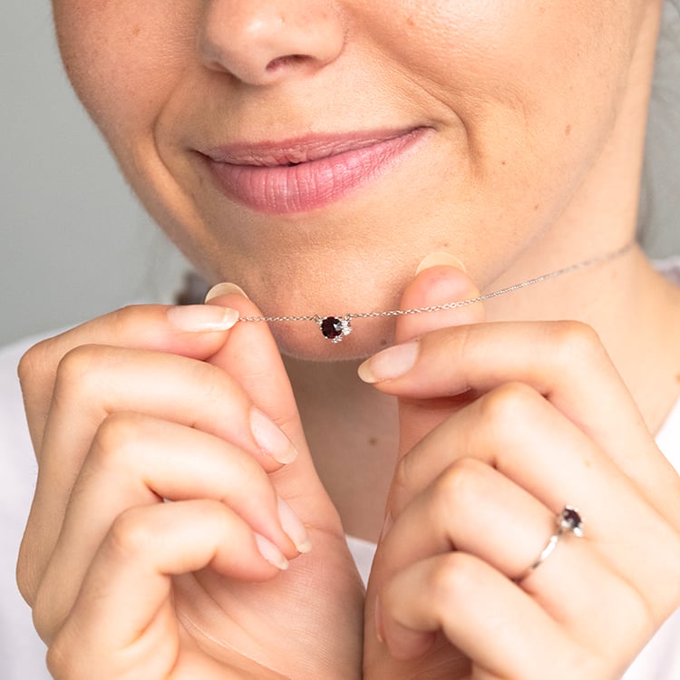 Cluster náhrdelník s českým granátom a diamantmi Edom 143990