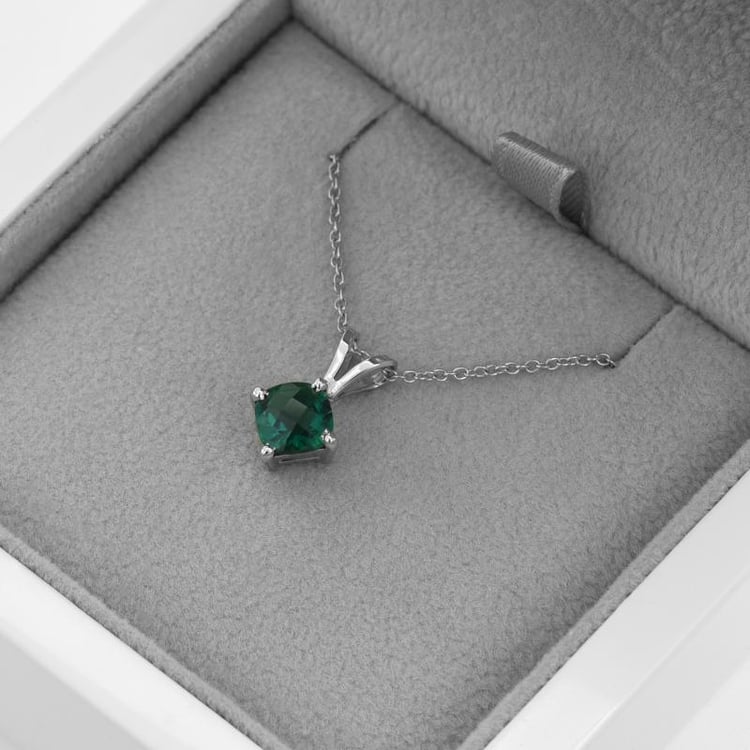 Smaragdový zlatý náhrdelník 23242