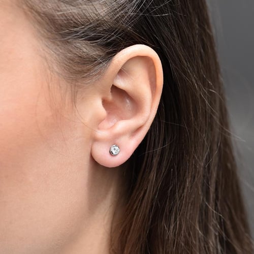 Elegantné diamantové náušnice Kerli