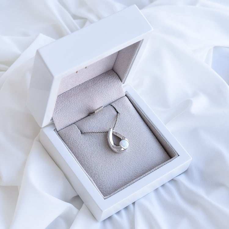 Prívesok zo striebra s opálom 89794