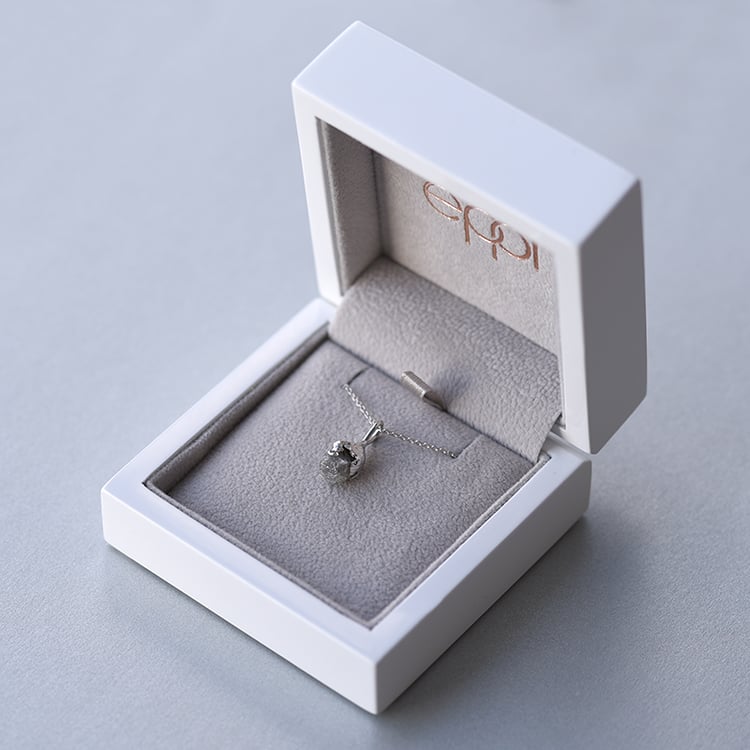 Zlatý prívesok s diamantom 58365