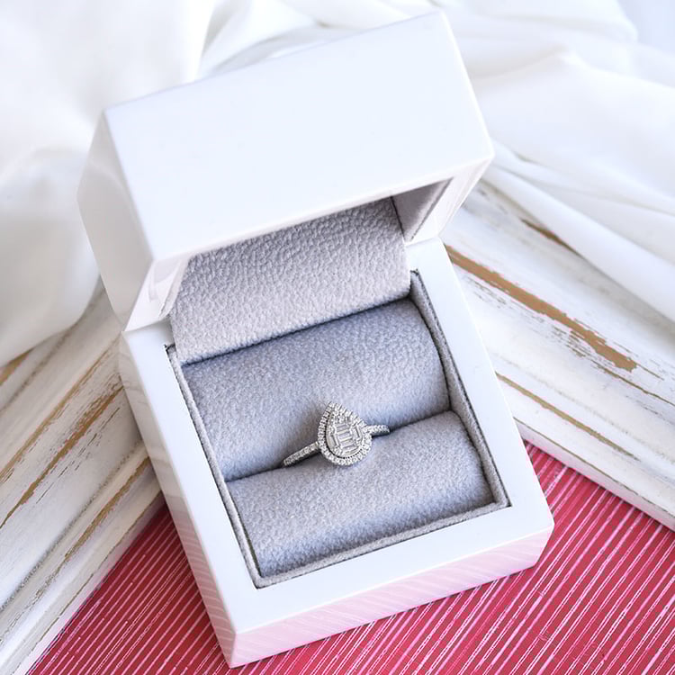 Diamantový prsteň z bieleho zlata 85313