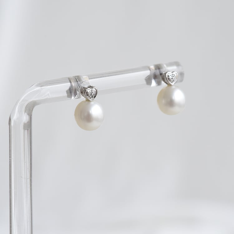 Zlaté perlové náušnice s diamantovými srdiečkami 86814