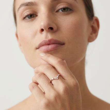 Vykrojený rozvodový prsteň s round, pear a marquise lab-grown diamantmi Iman