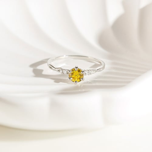 Zásnubný prsteň zo zlata s 0.36ct IGI certifikovaným lab-grown diamantom Mileva