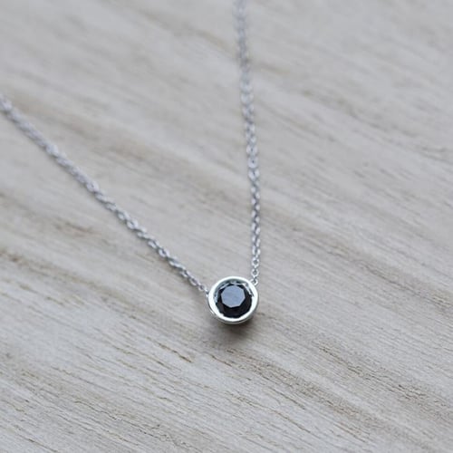 Bezel náhrdelník s čiernym diamantom Hadley