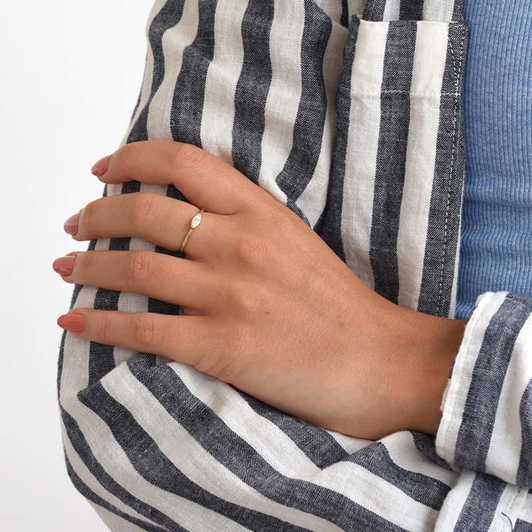 Zlatý prsteň s marquise certifikovaným diamantom 100302