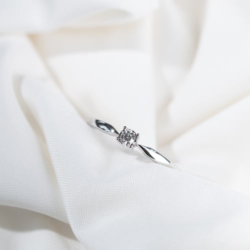 Elegantný zlatý prsteň s diamantom Socorro