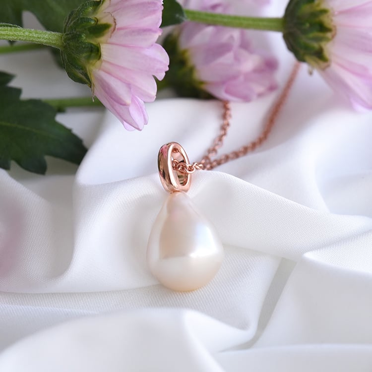 Perlový prívesok zo striebra 83595