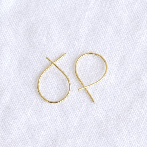 Zlaté náušnice netradičného dizajnu Joord