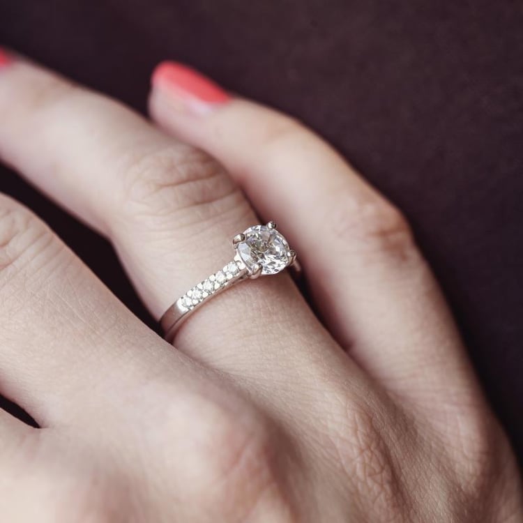 Zásnubný prsteň z platiny 11828